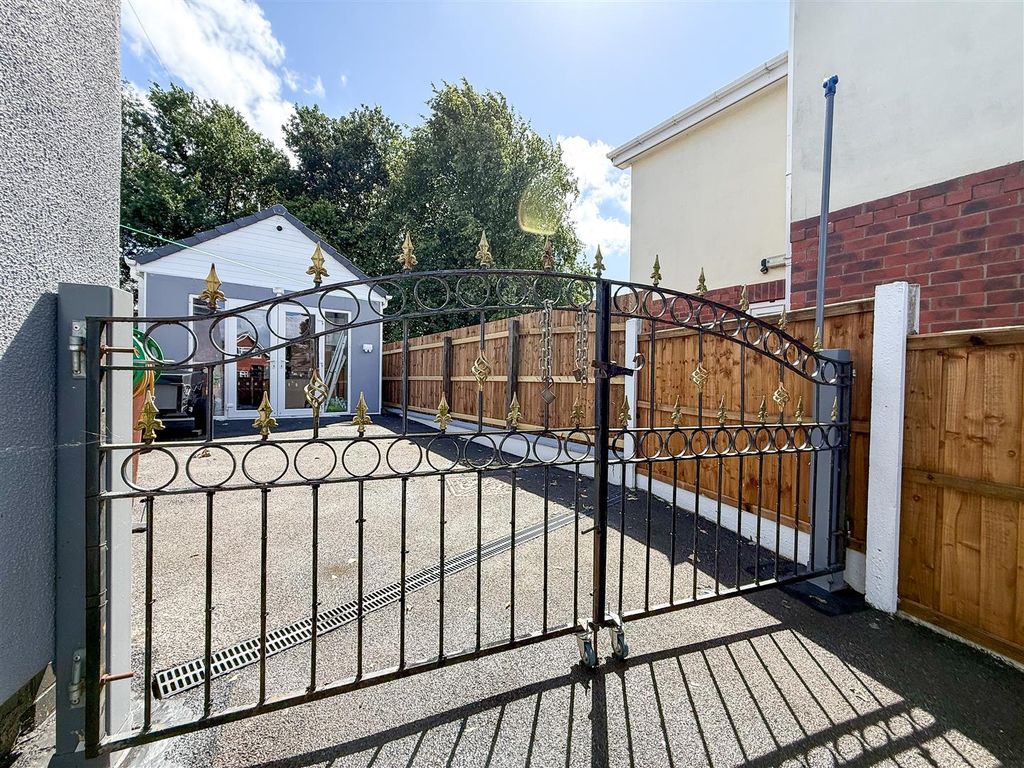 Property photo 2 of 32 20250804_133647804_Ios.Jpg