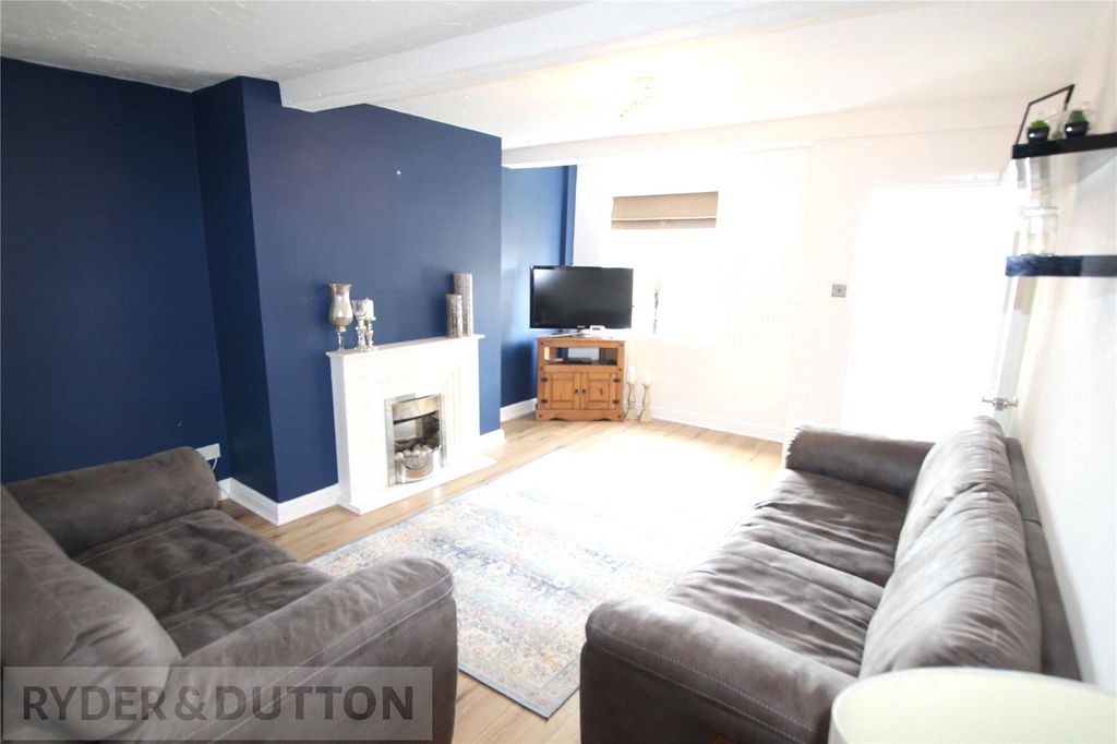 Property photo 2 of 25 Living Room