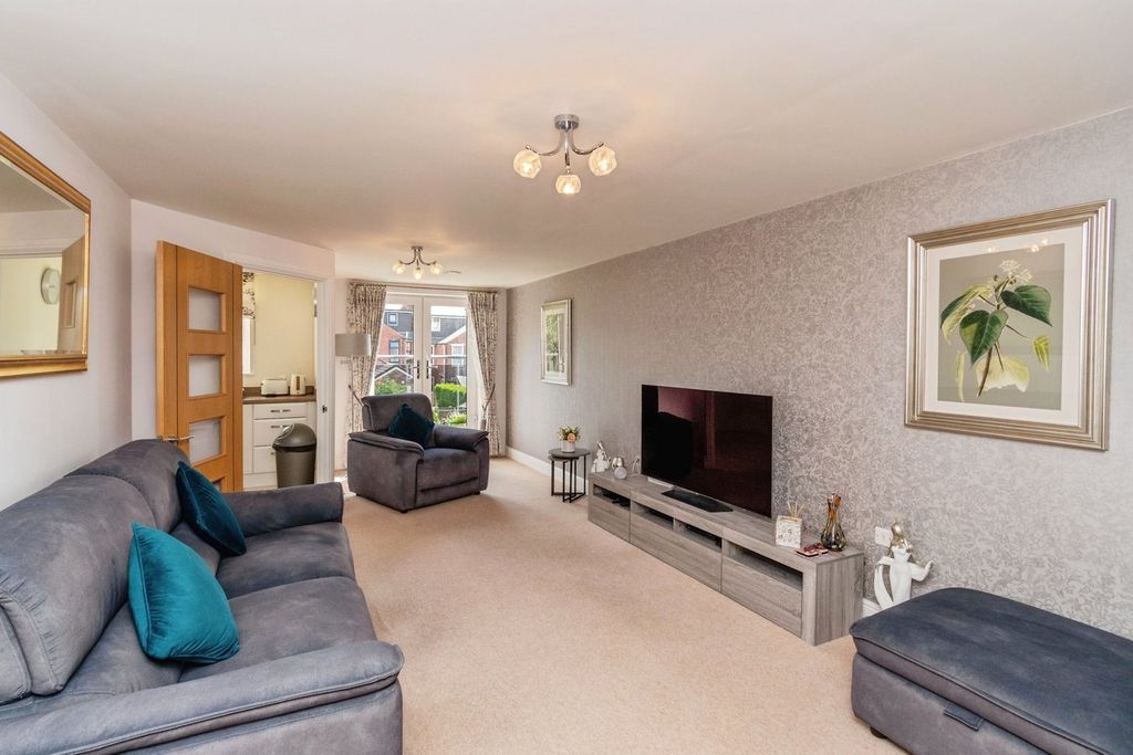 Property photo 2 of 14