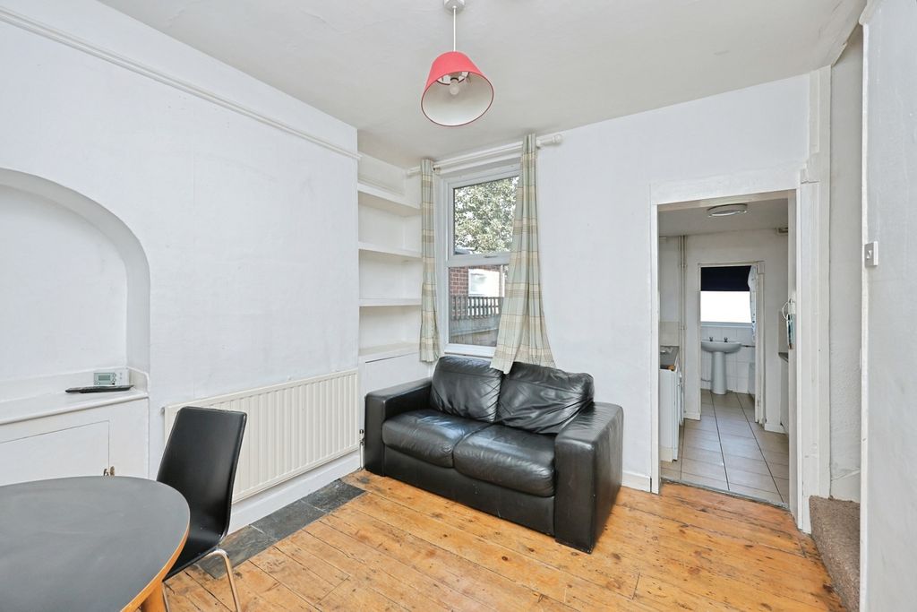 Property photo 3 of 11 Pbox-Img.Jpg
