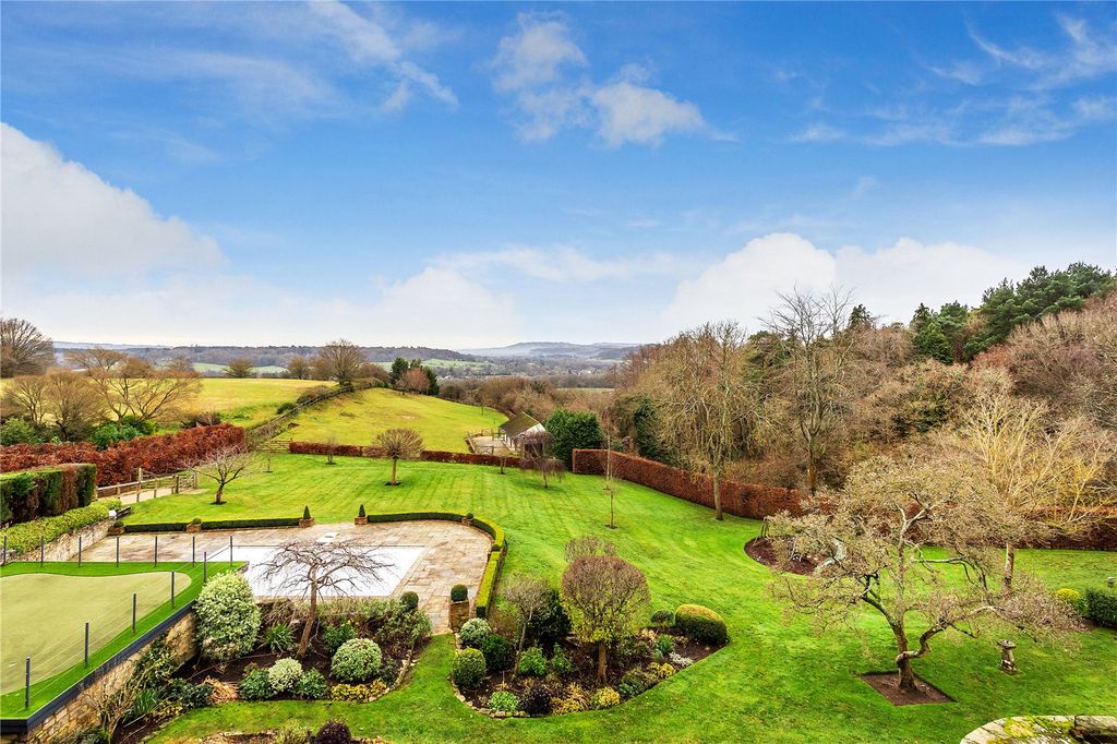 Property photo 2 of 46 House. Partnership