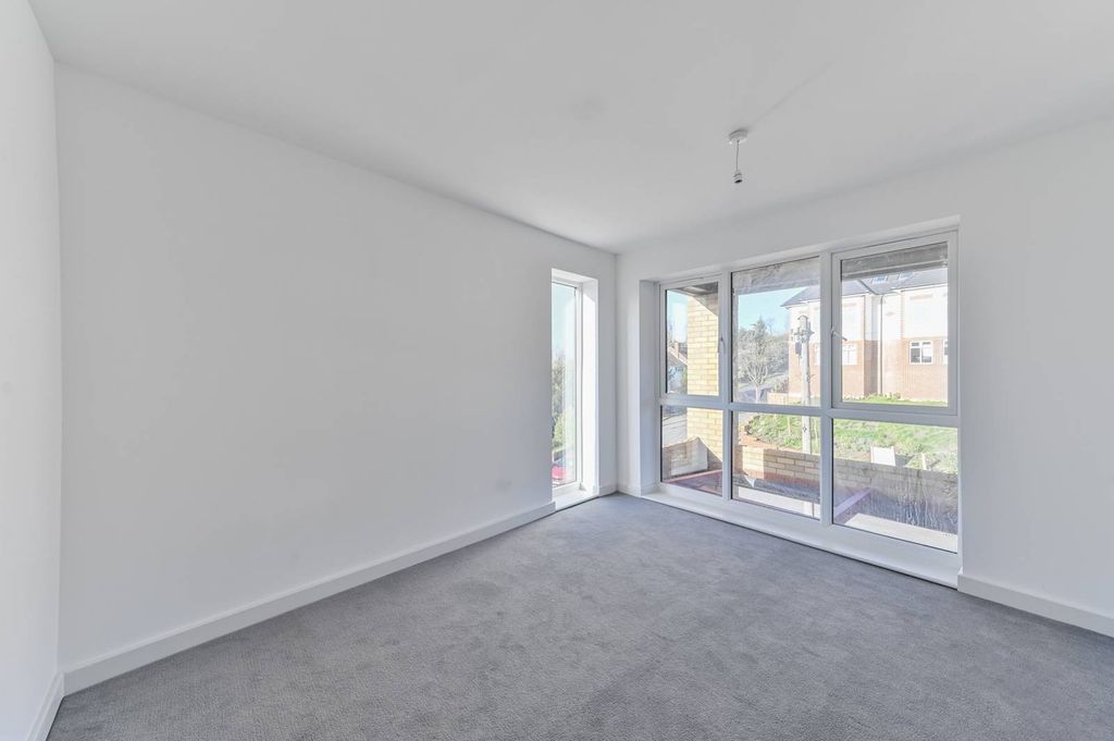 Property photo 1 of 3