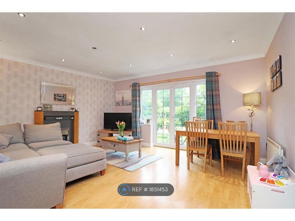 Property photo 3 of 11