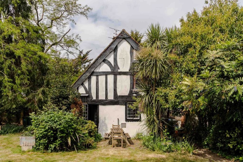 Property photo 1 of 33
