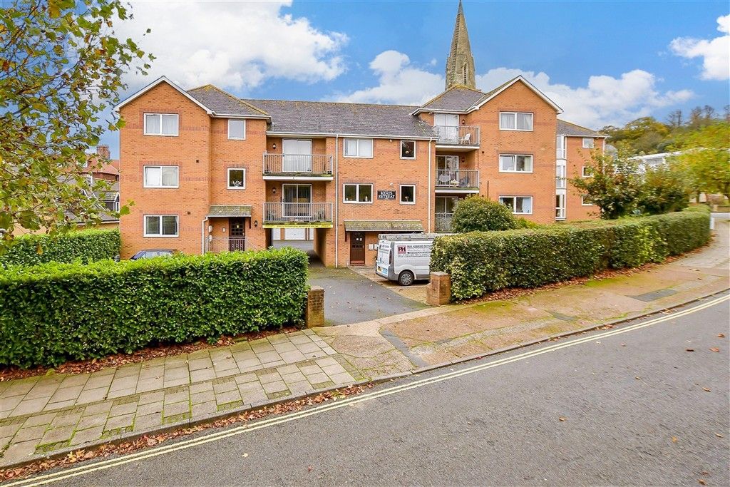 Property photo 3 of 11 Front Aspect