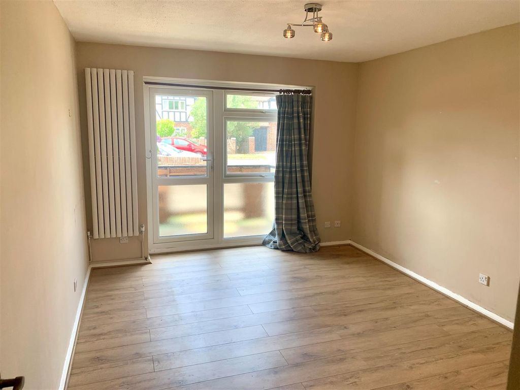 Property photo 3 of 9 44.Jpg