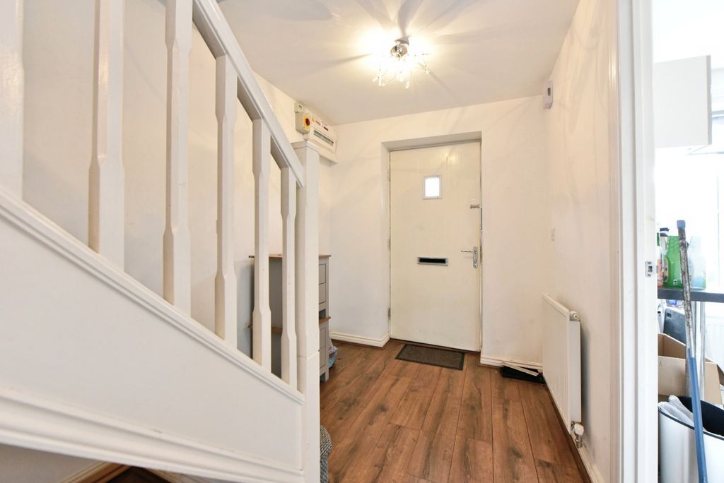 Property photo 2 of 12 Hallway
