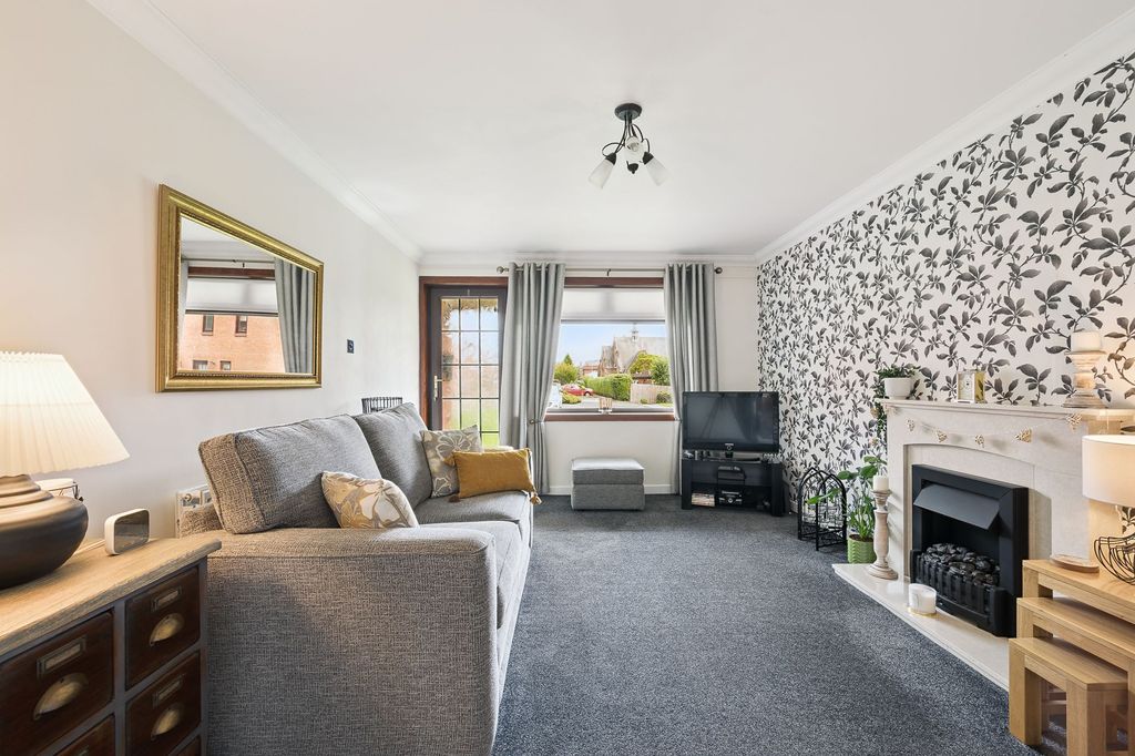 Property photo 3 of 30 Photo 6