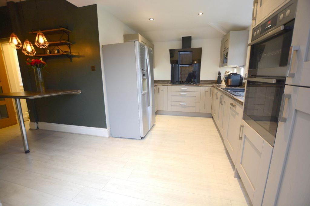 Property photo 3 of 21 Photo 29