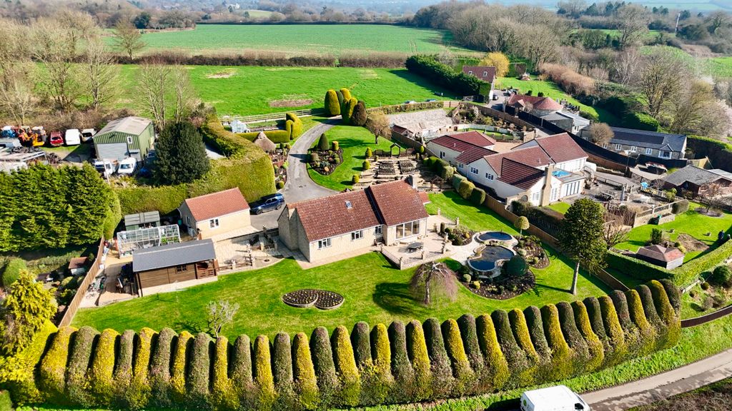 Property photo 2 of 30