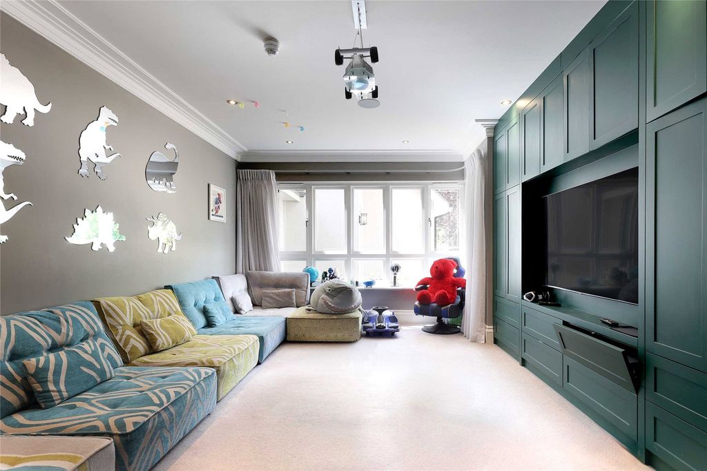 Additional image 7 of 6 bed detached house for salePenn Road, Beaconsfield, Buckinghamshire HP9