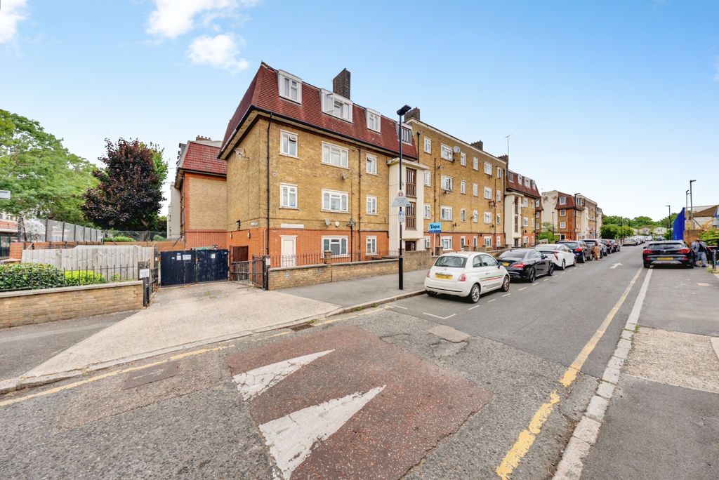 Property photo 2 of 18 A7S09516Hdr