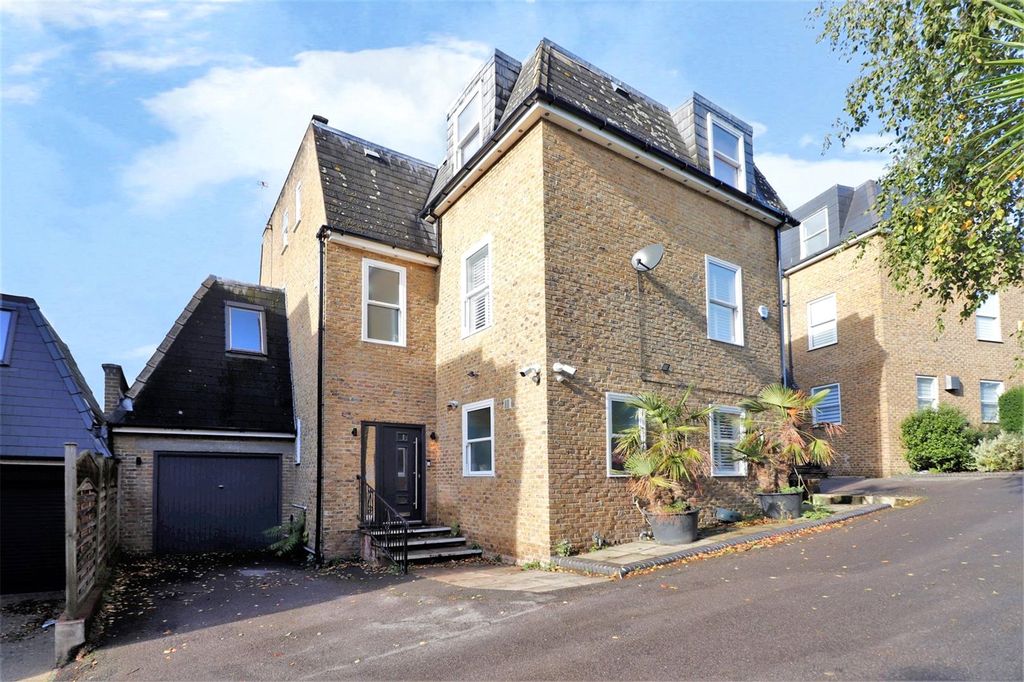 Property photo 1 of 14 External