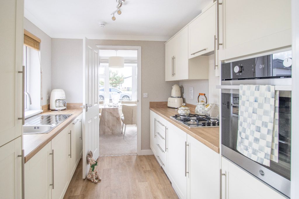 Property photo 3 of 12 5430683