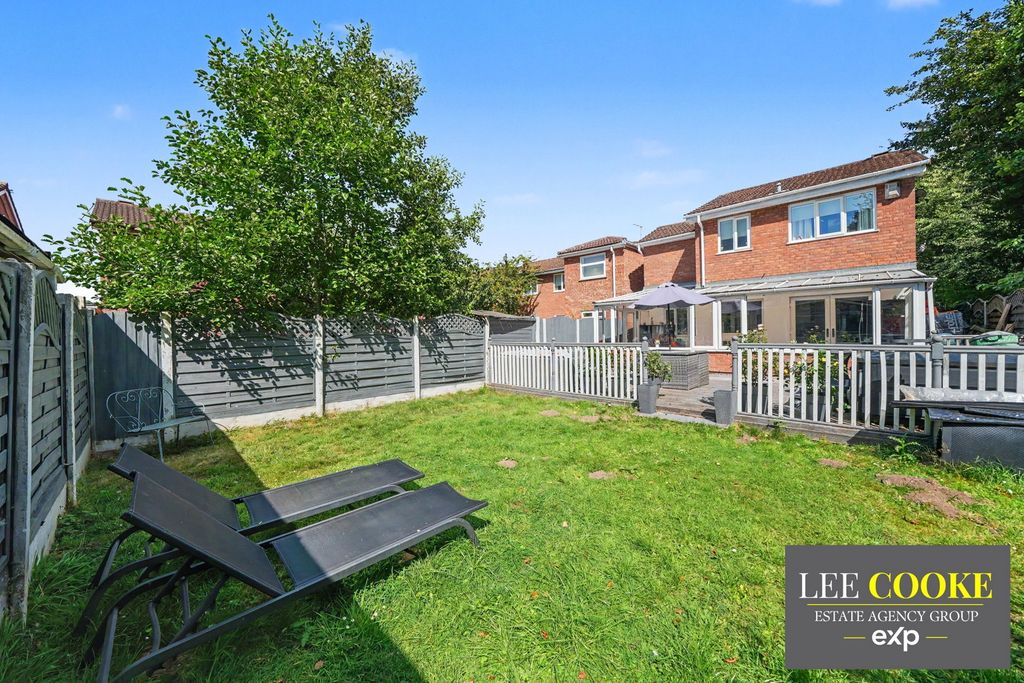 Property photo 2 of 33
