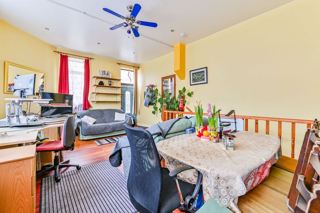 Property photo 2 of 7