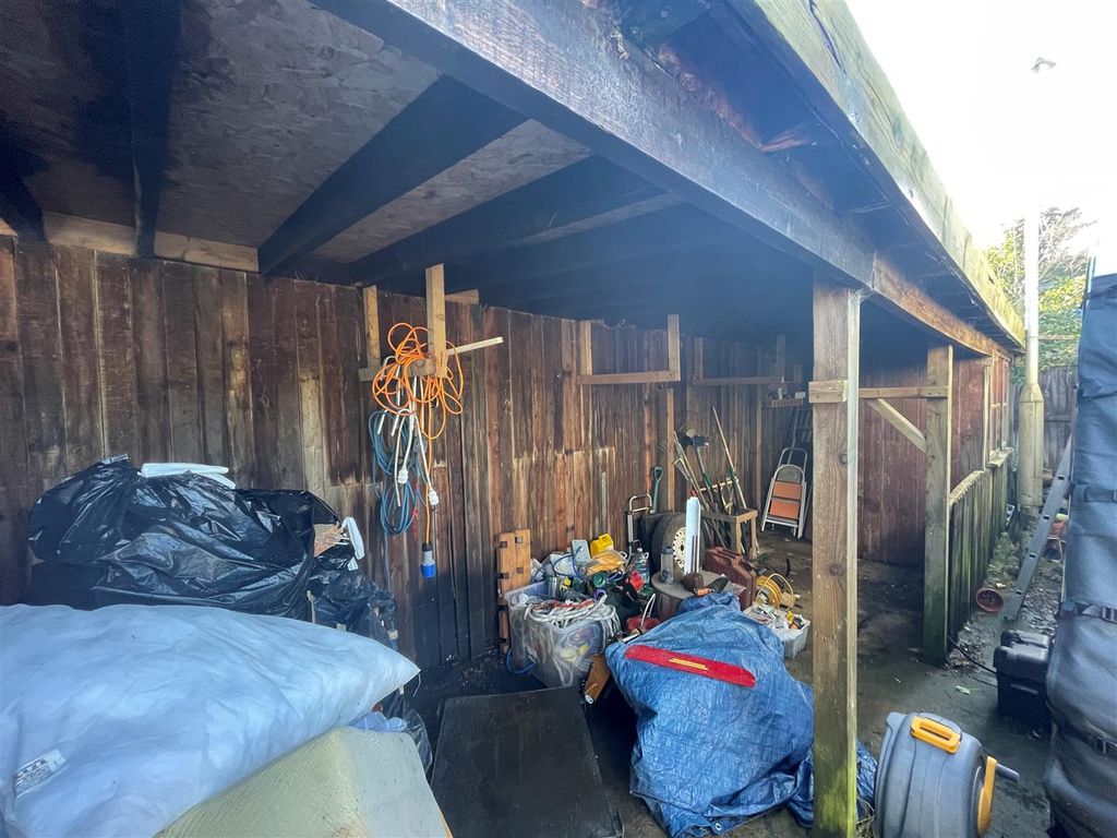 Property photo 3 of 6 3.Jpg