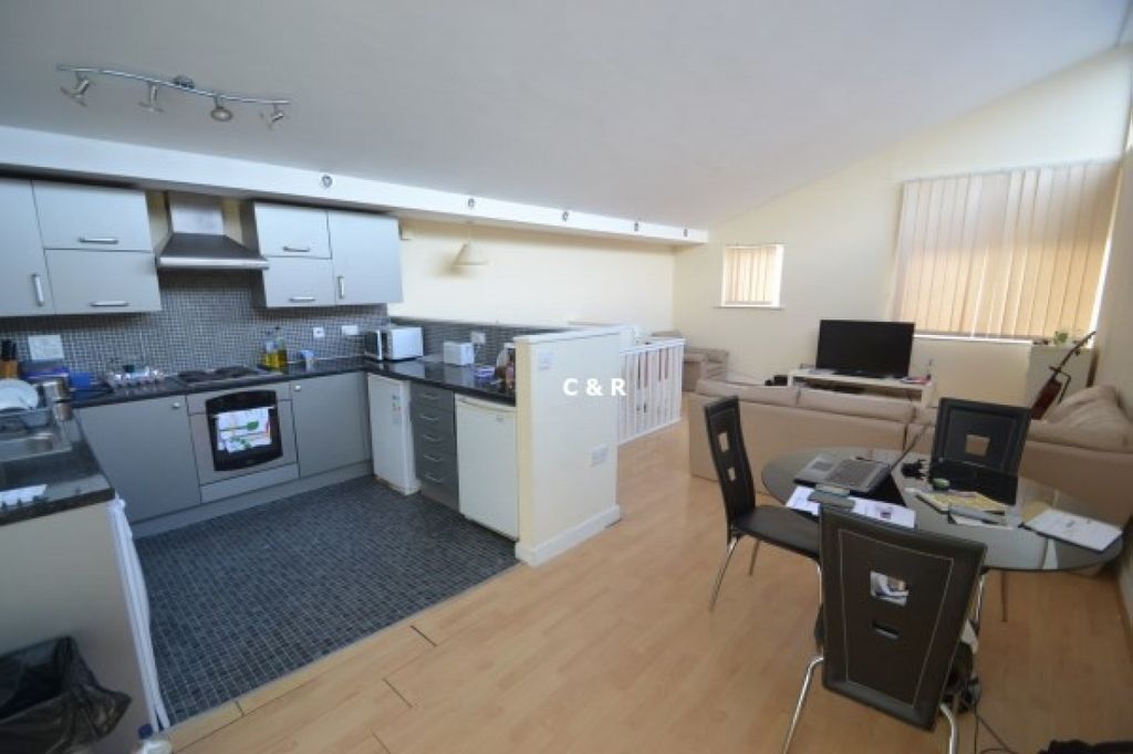 Property photo 3 of 13 Photograph 2