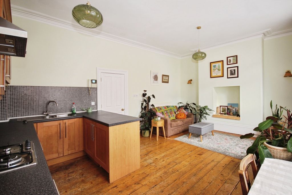 Property photo 3 of 15 Photo
