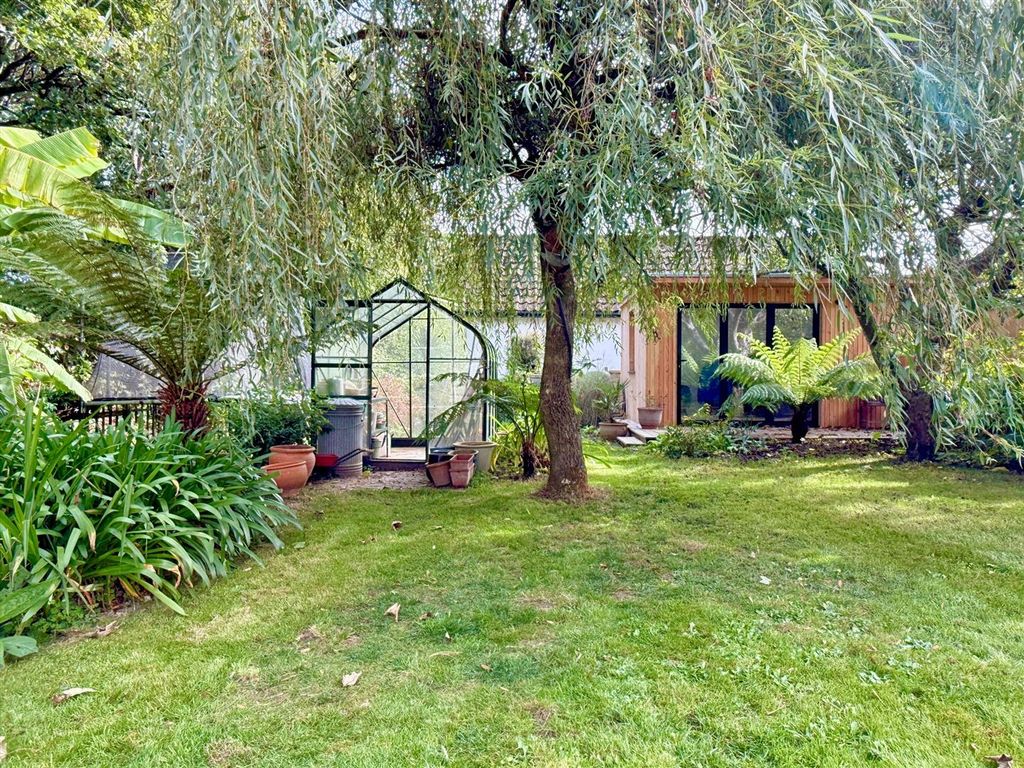 Property photo 2 of 22