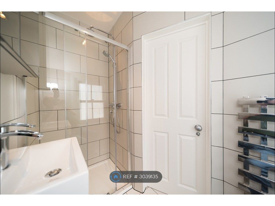Property photo 3 of 35