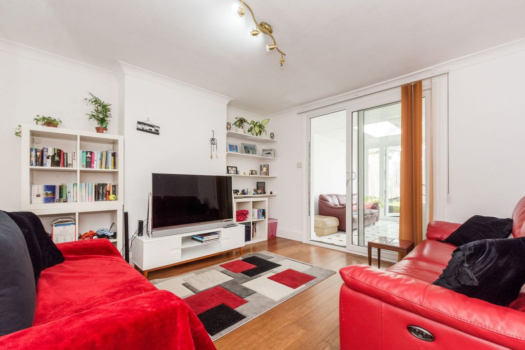 Property photo 3 of 19