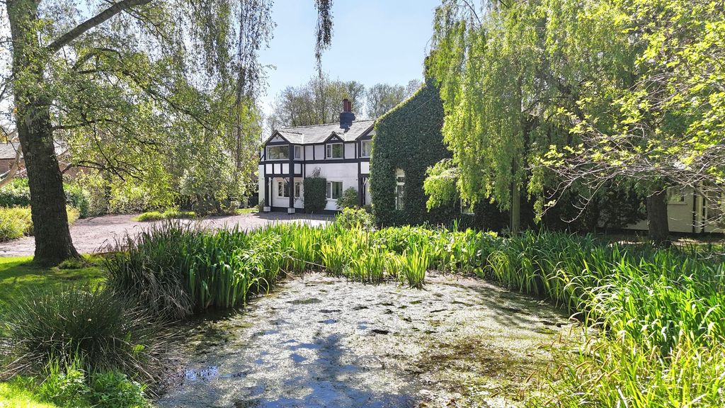 Property photo 2 of 21