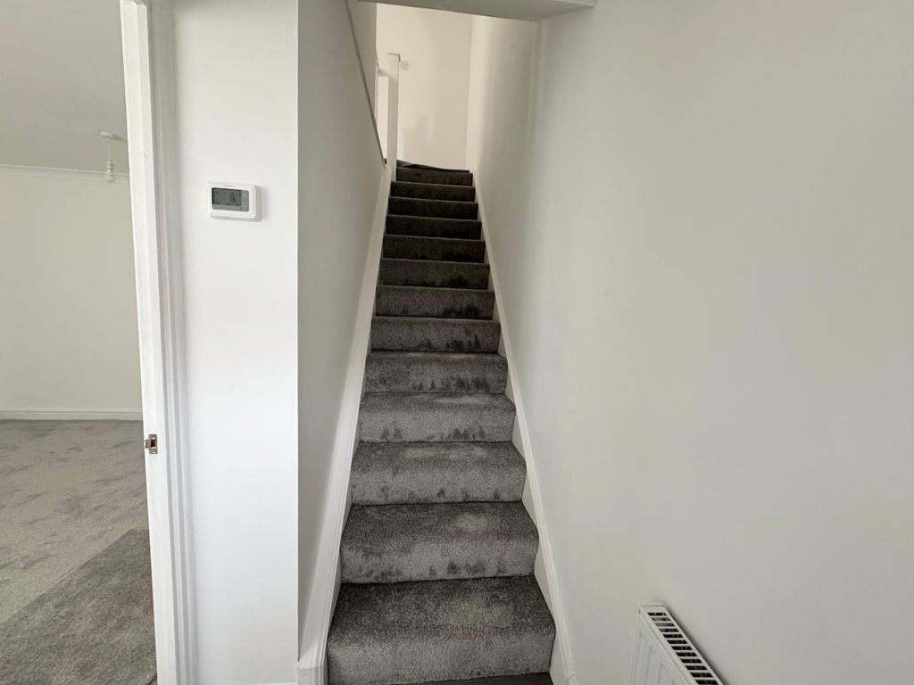 Property photo 2 of 12 Entrance