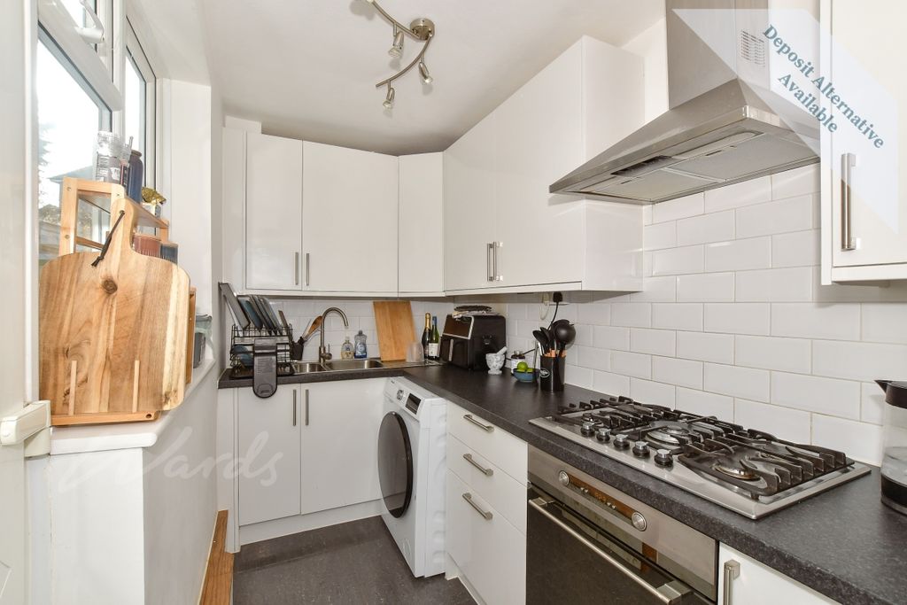 Property photo 3 of 12 Kitchen