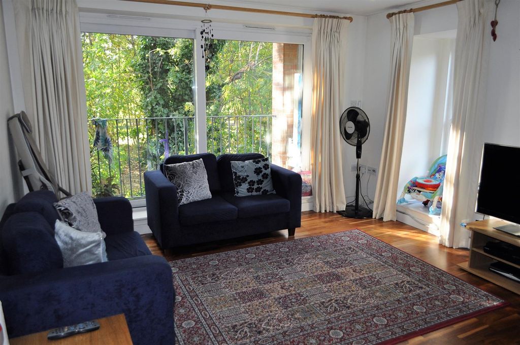 Property photo 3 of 8