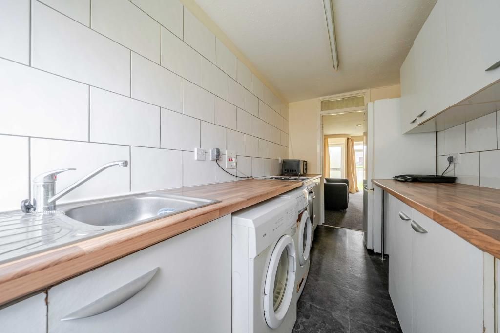 Property photo 2 of 19 Kitchen