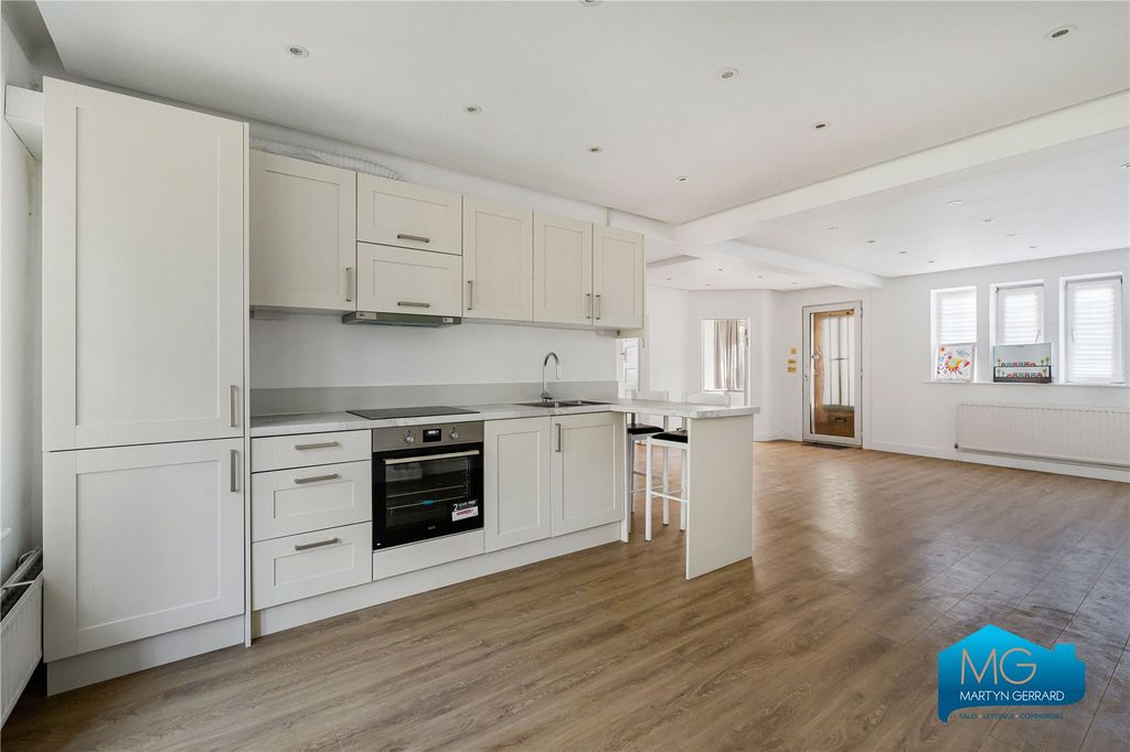 Property photo 1 of 21 Picture No. 09