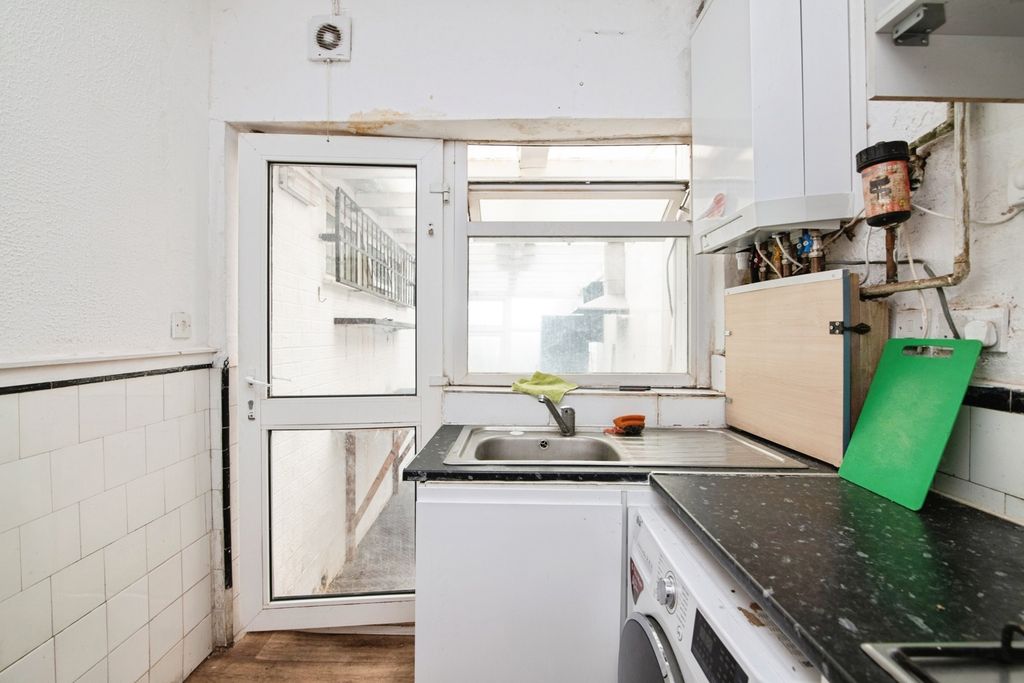 Property photo 2 of 17 Photo