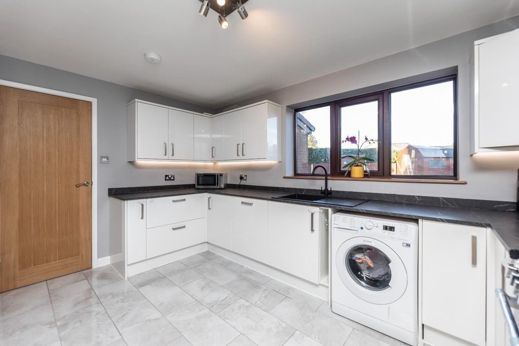 Property photo 3 of 28 5C5A0260.Jpg