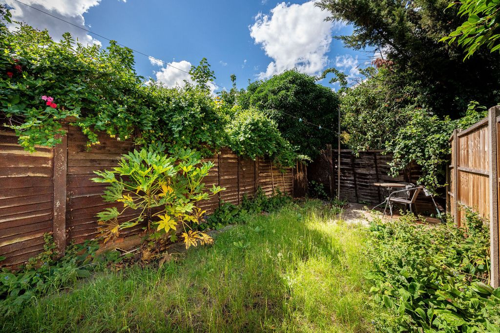 Property photo 2 of 20