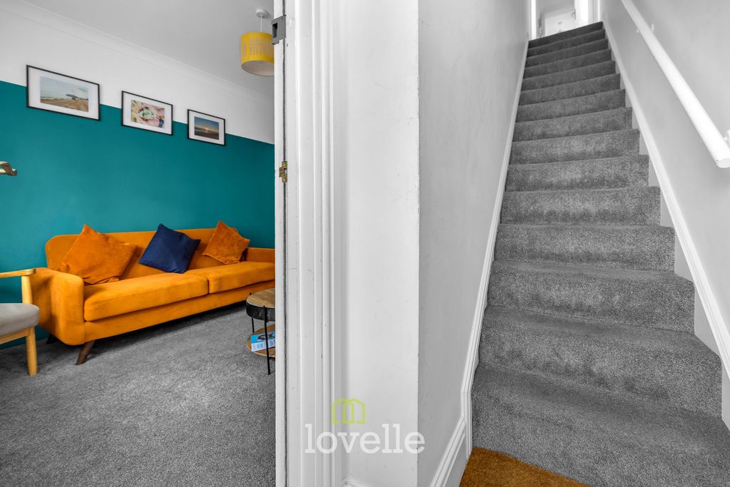 Property photo 3 of 38