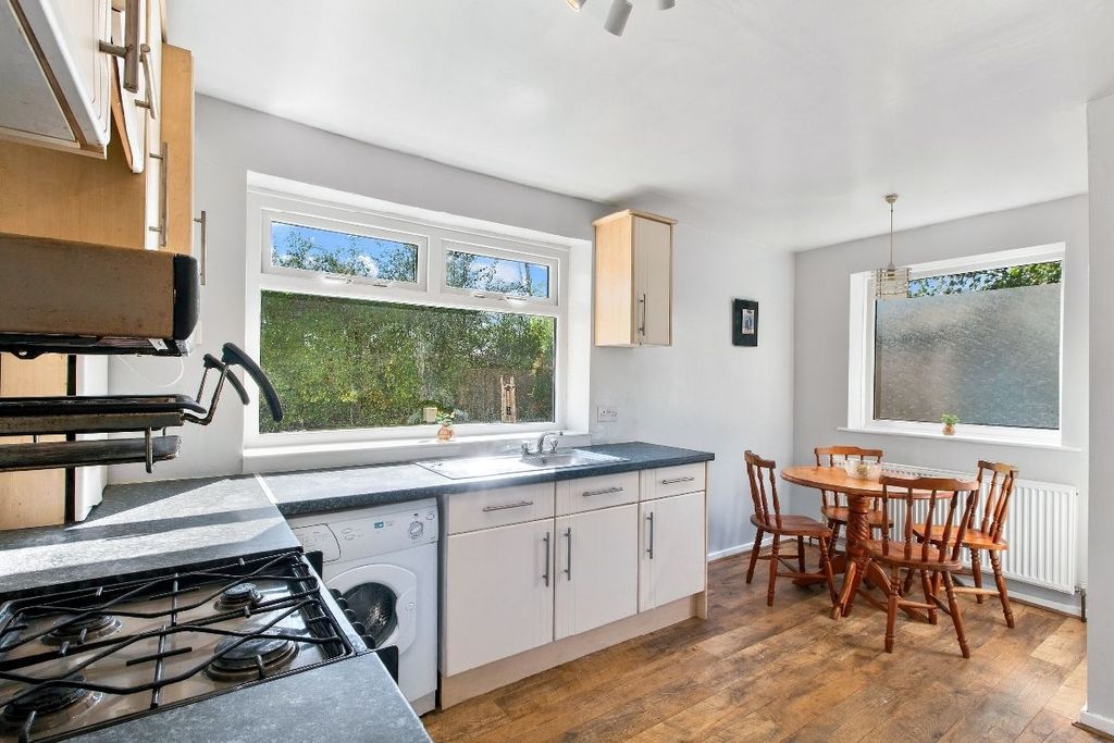 Property photo 2 of 21