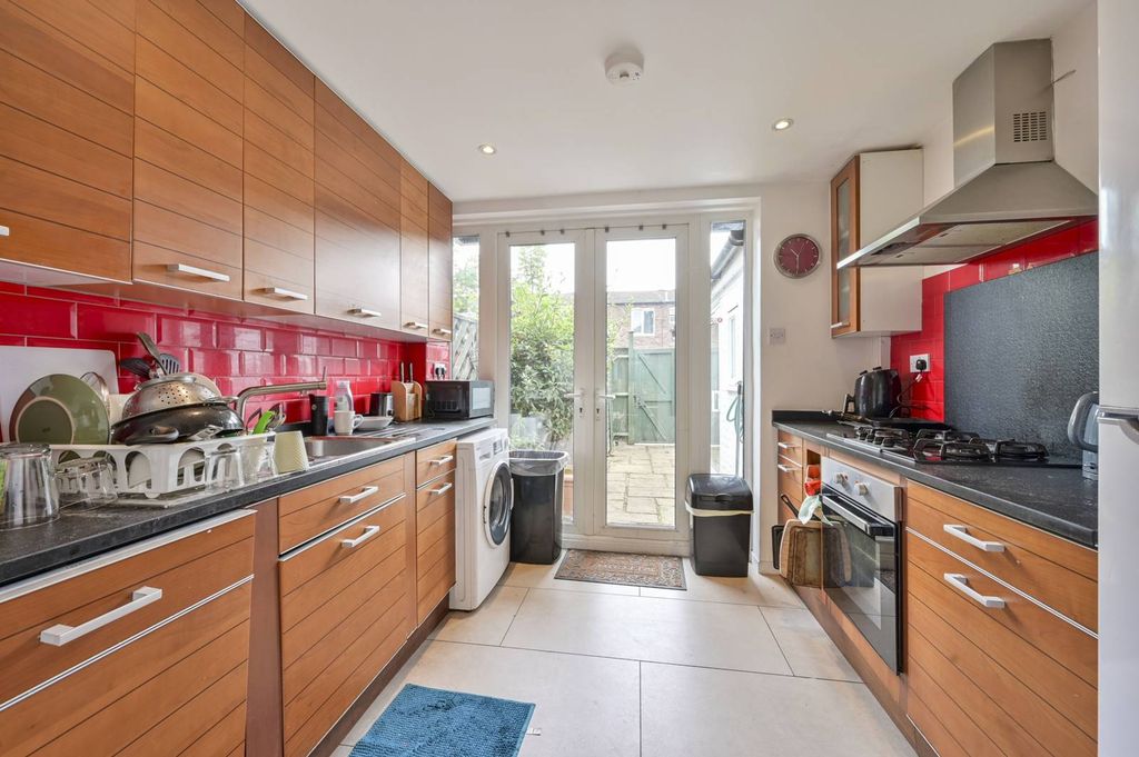 Property photo 3 of 8