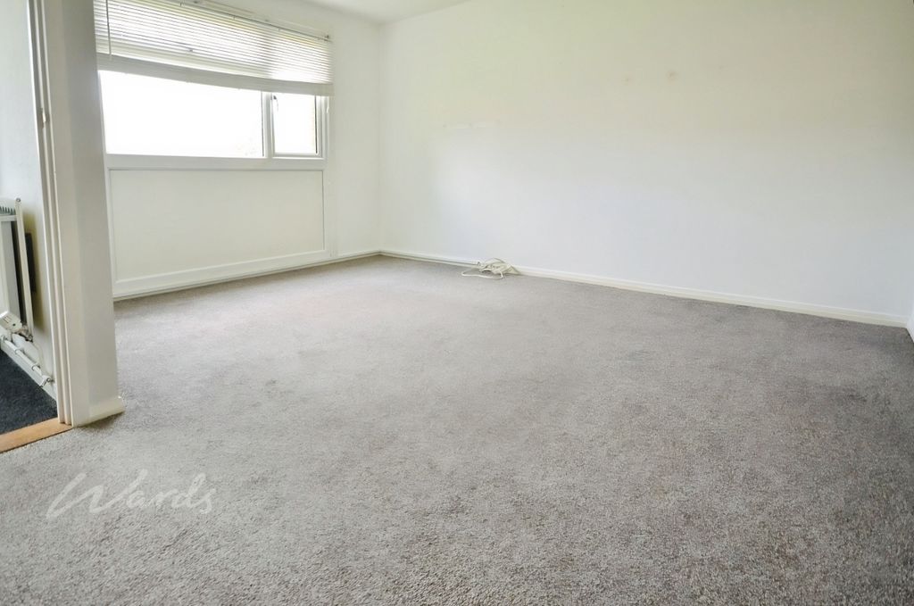 Property photo 3 of 7 Orchard Lounge