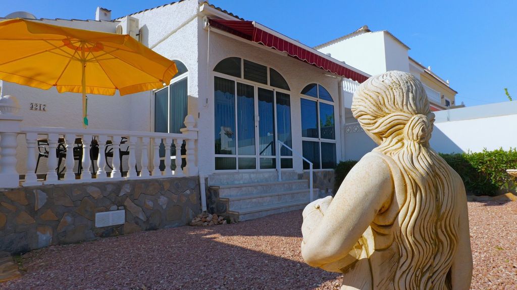 Property photo 3 of 45