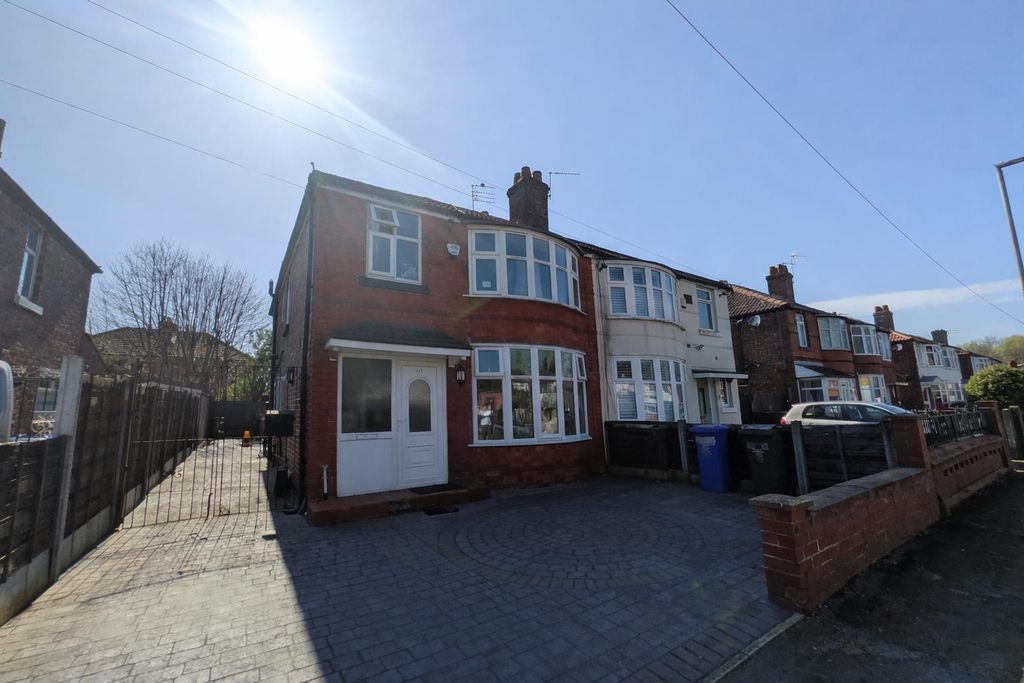 Property photo 1 of 11 External