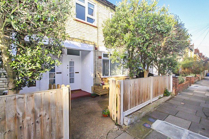 Property photo 1 of 9 External
