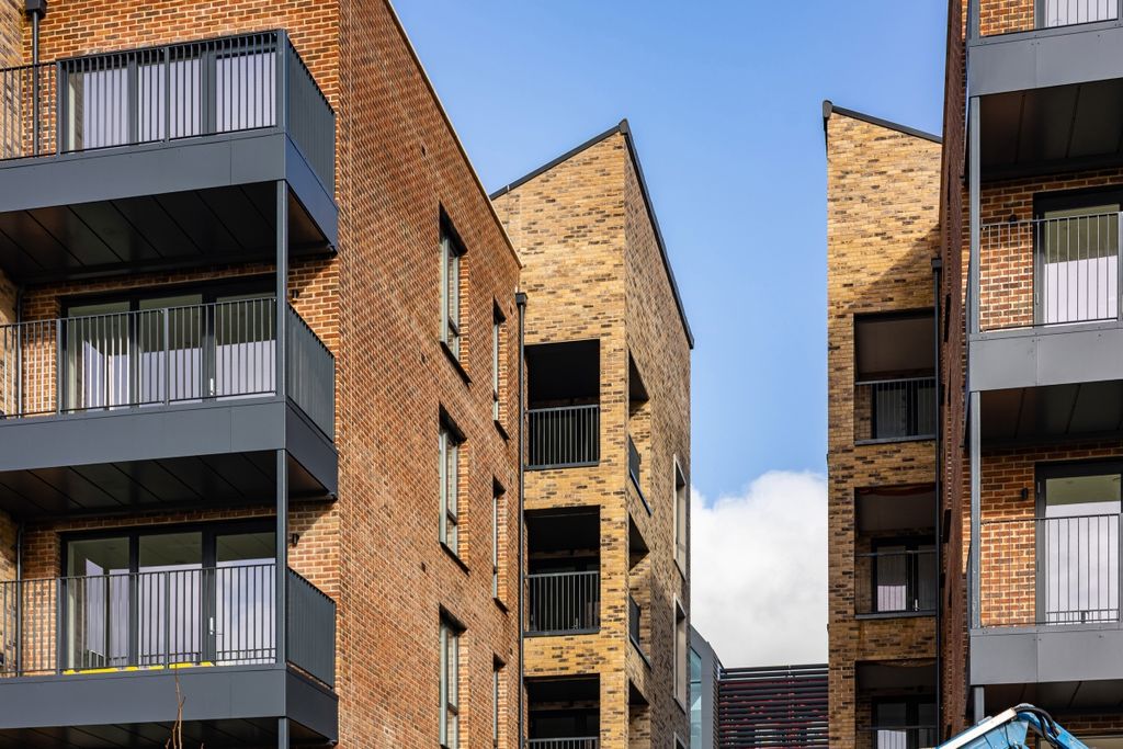 Property photo 1 of 17 1