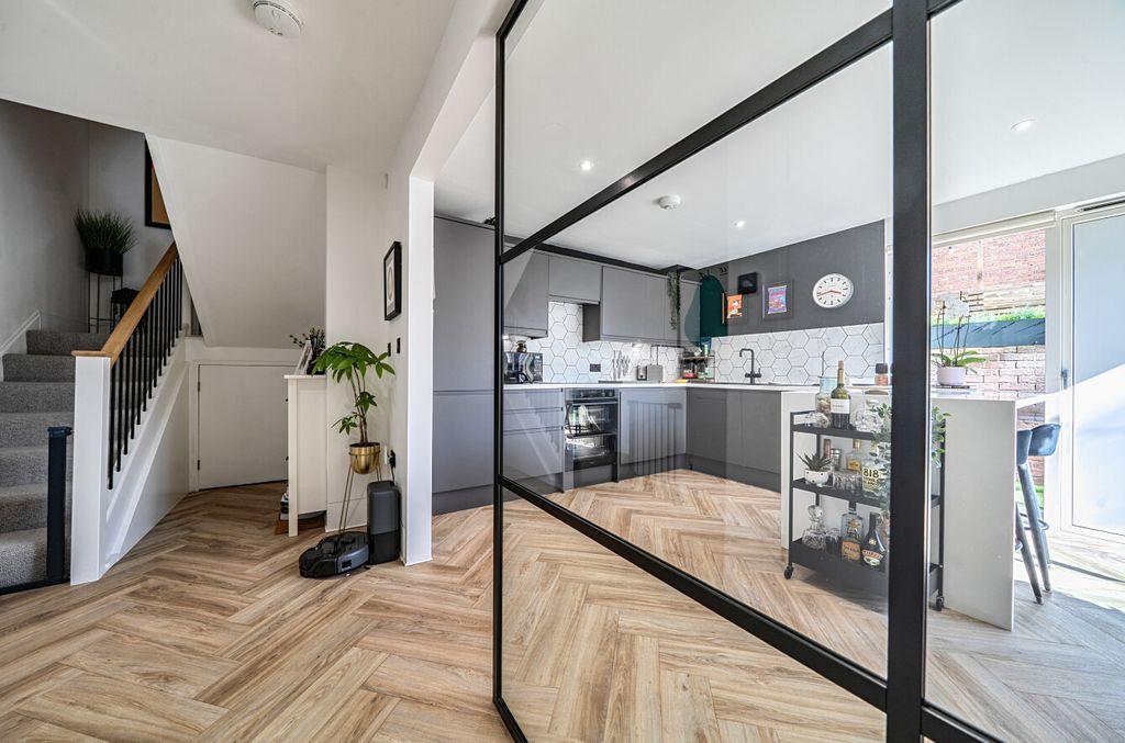 Property photo 3 of 12 1439438-11-69d55d...