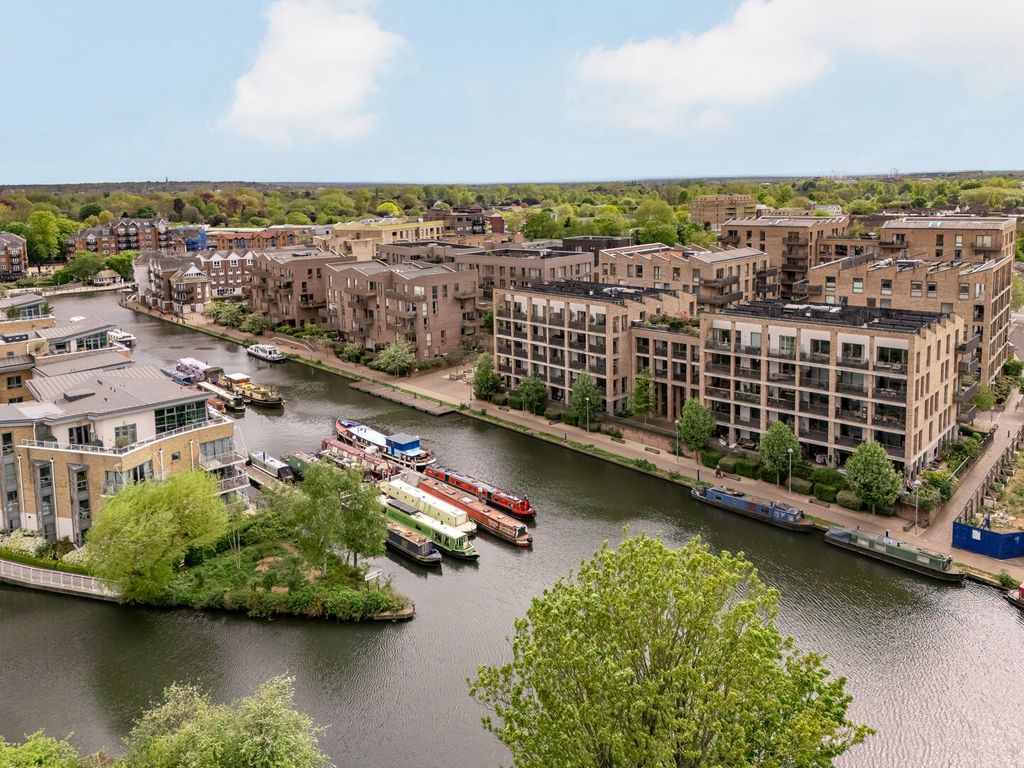 Property photo 1 of 12 Exterior