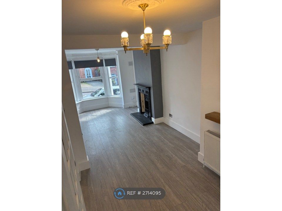 Property photo 3 of 16 Lounge/Diner