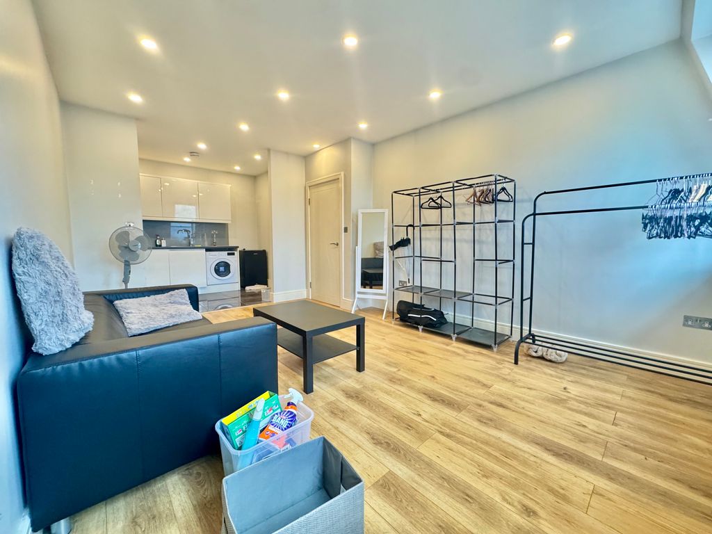 Property photo 2 of 8 Image