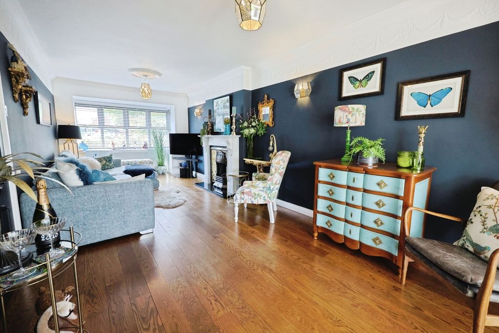 Property photo 3 of 25 Pbox-Img.Jpg