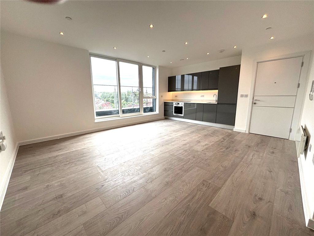 Property photo 2 of 11 Picture No. 33