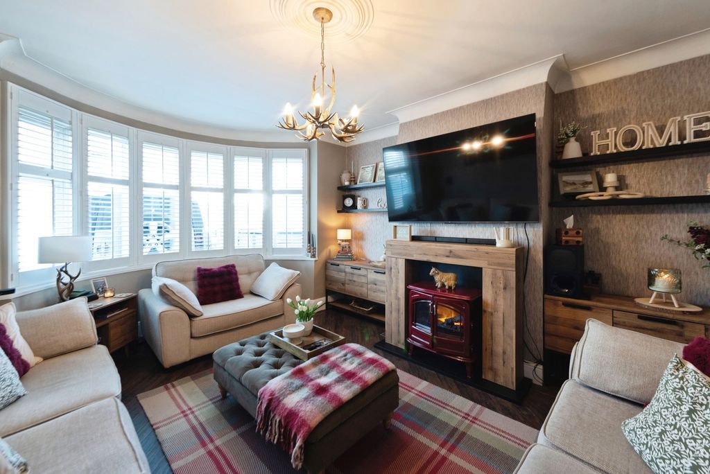 Property photo 3 of 18 Pbox-Img.Jpg